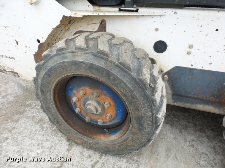 image for item L4519 2004 Bobcat S160 skid steer