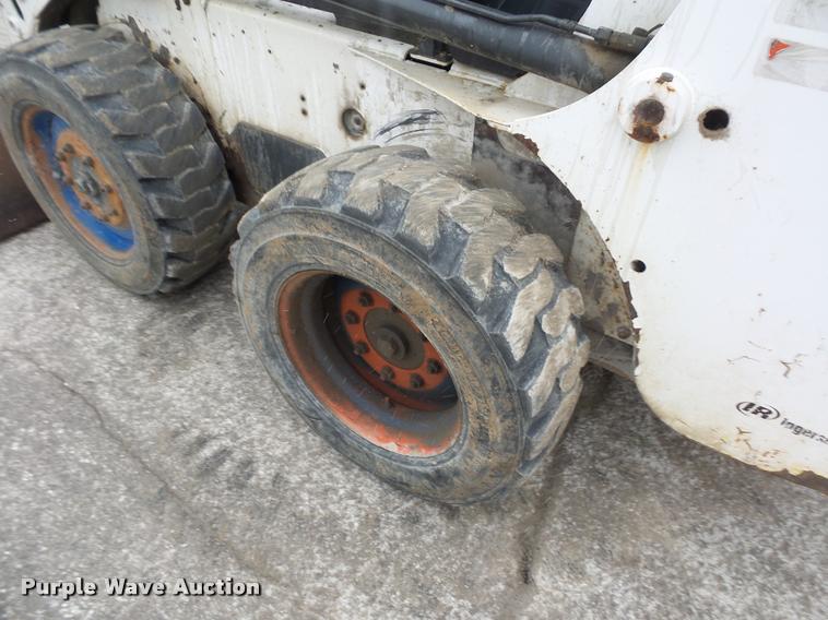 image for item L4519 2004 Bobcat S160 skid steer