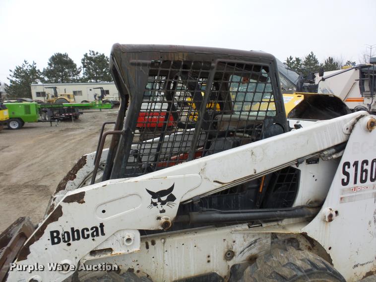 image for item L4519 2004 Bobcat S160 skid steer
