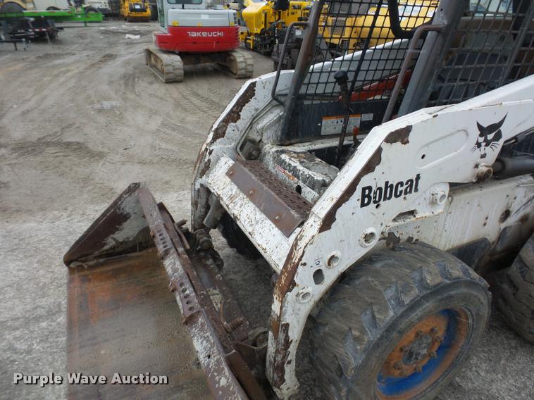 image for item L4519 2004 Bobcat S160 skid steer