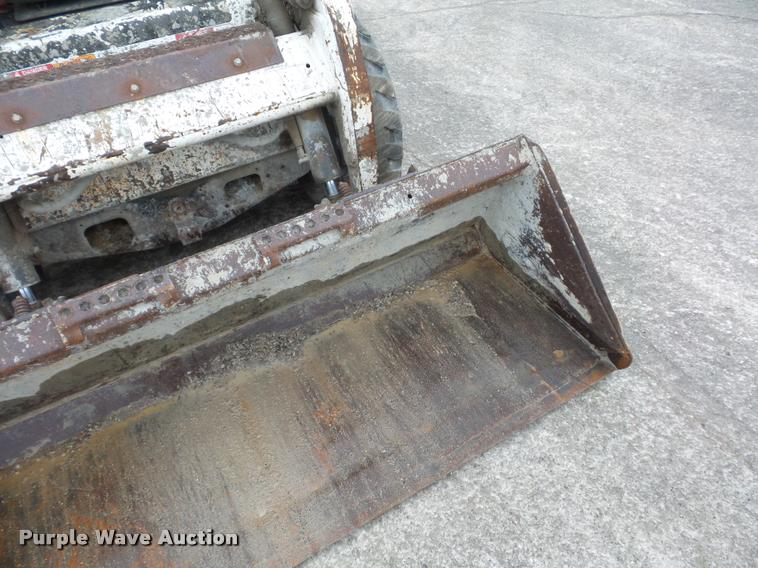 image for item L4519 2004 Bobcat S160 skid steer