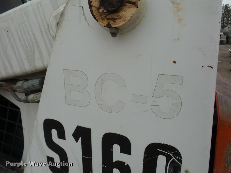 image for item L4519 2004 Bobcat S160 skid steer