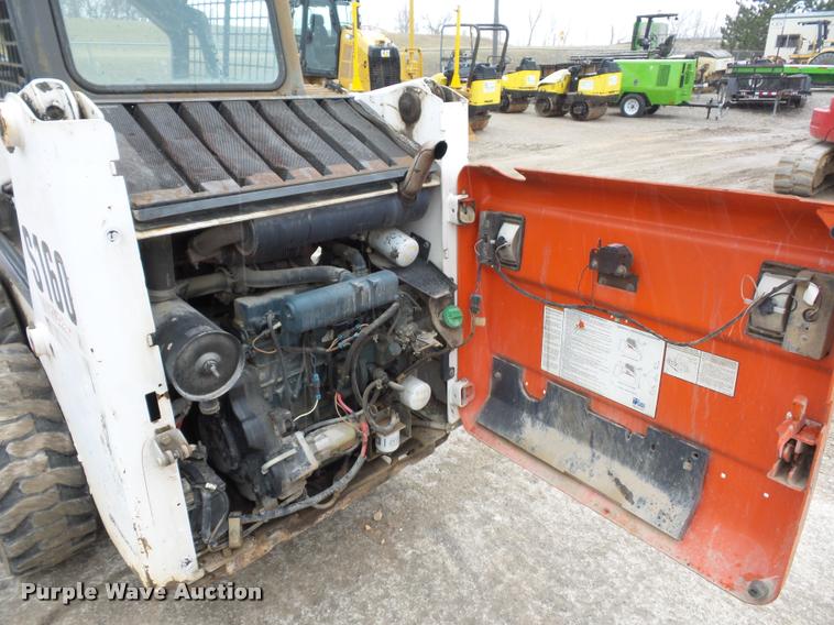 image for item L4519 2004 Bobcat S160 skid steer