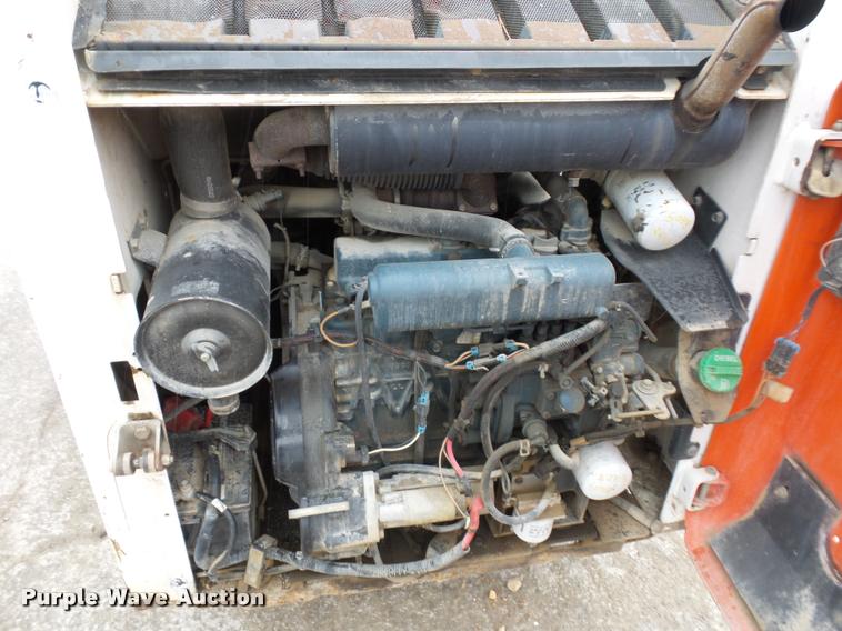 image for item L4519 2004 Bobcat S160 skid steer