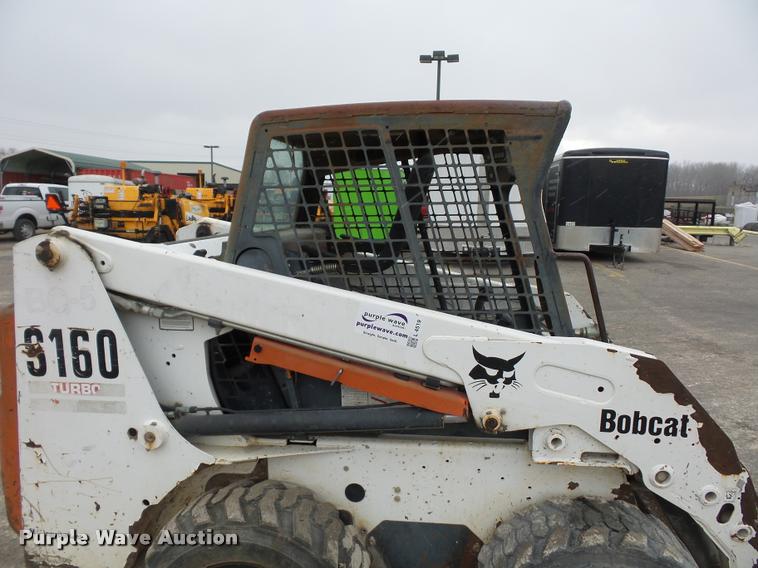 image for item L4519 2004 Bobcat S160 skid steer
