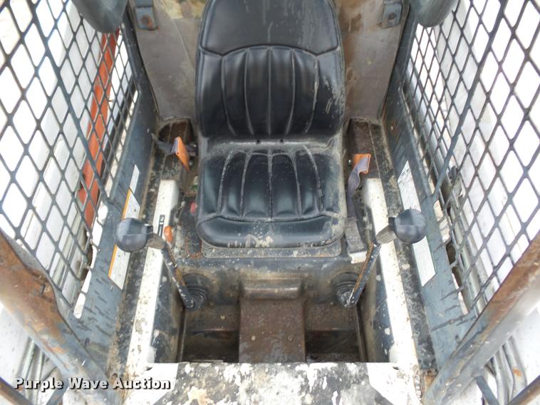 image for item L4519 2004 Bobcat S160 skid steer