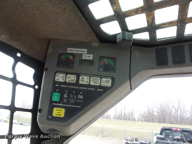 image for item L4519 2004 Bobcat S160 skid steer