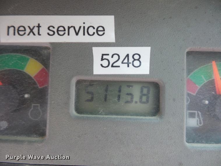 image for item L4519 2004 Bobcat S160 skid steer