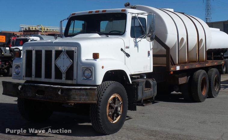 image for item L4590 1989 International F2554 flatbed truck