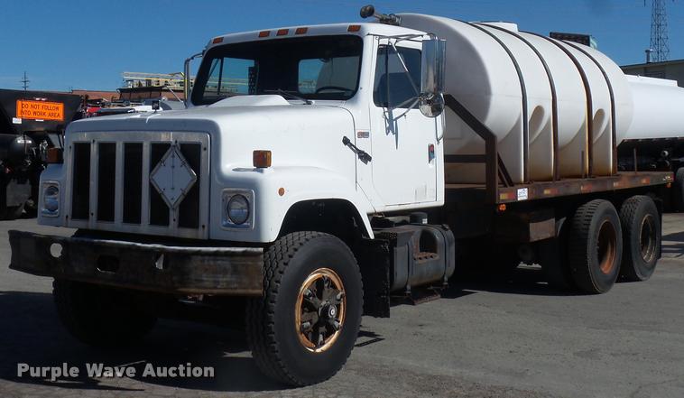 image for item L4590 1989 International F2554 flatbed truck