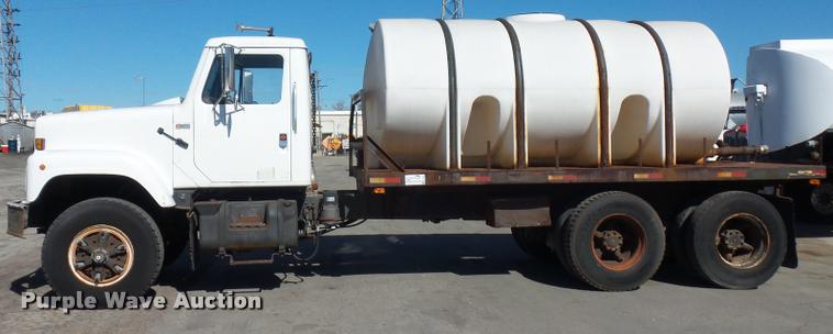 image for item L4590 1989 International F2554 flatbed truck