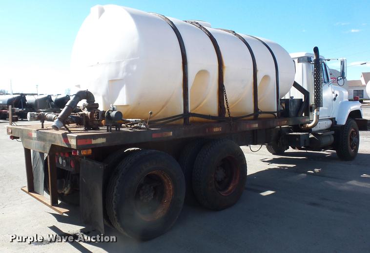 image for item L4590 1989 International F2554 flatbed truck