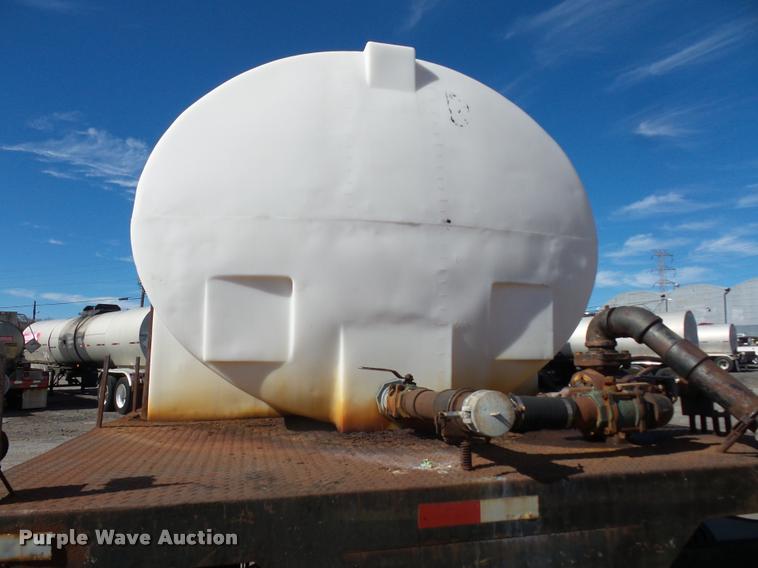 image for item L4590 1989 International F2554 flatbed truck