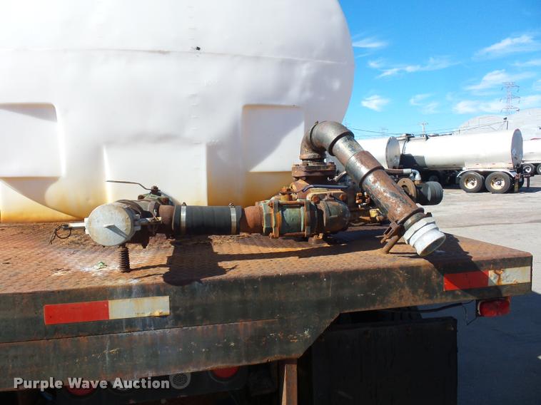 image for item L4590 1989 International F2554 flatbed truck