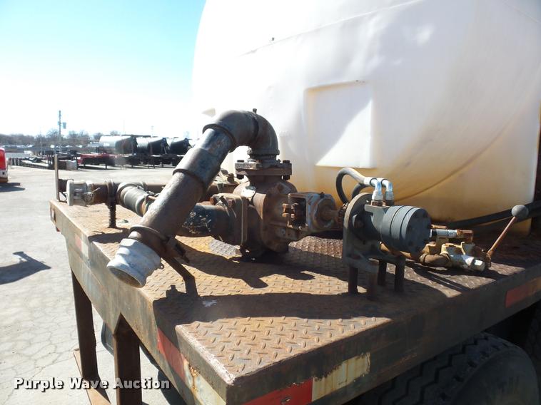 image for item L4590 1989 International F2554 flatbed truck