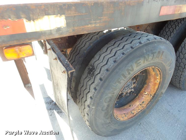 image for item L4590 1989 International F2554 flatbed truck