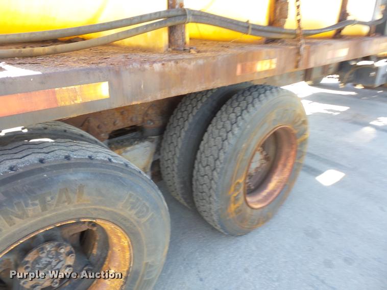 image for item L4590 1989 International F2554 flatbed truck