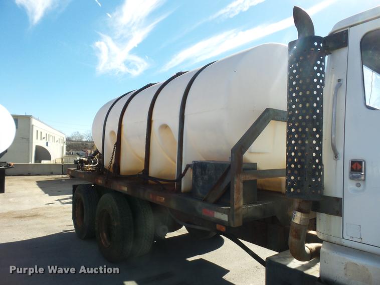 image for item L4590 1989 International F2554 flatbed truck