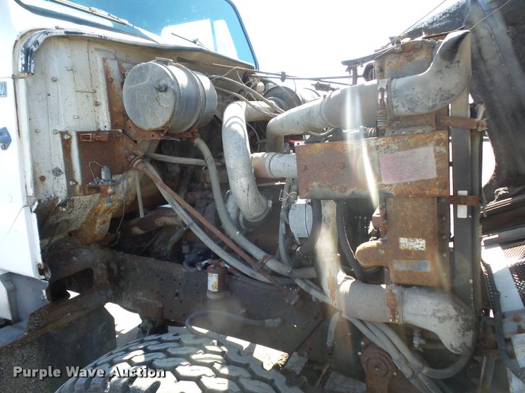 image for item L4590 1989 International F2554 flatbed truck