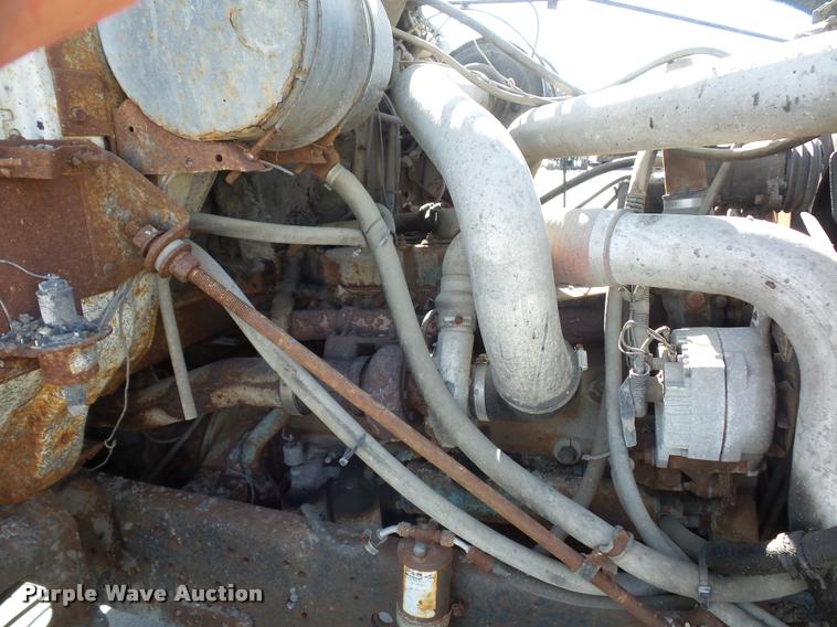 image for item L4590 1989 International F2554 flatbed truck