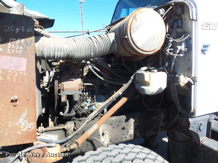 image for item L4590 1989 International F2554 flatbed truck