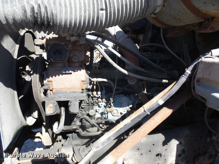 image for item L4590 1989 International F2554 flatbed truck