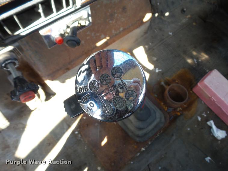 image for item L4590 1989 International F2554 flatbed truck