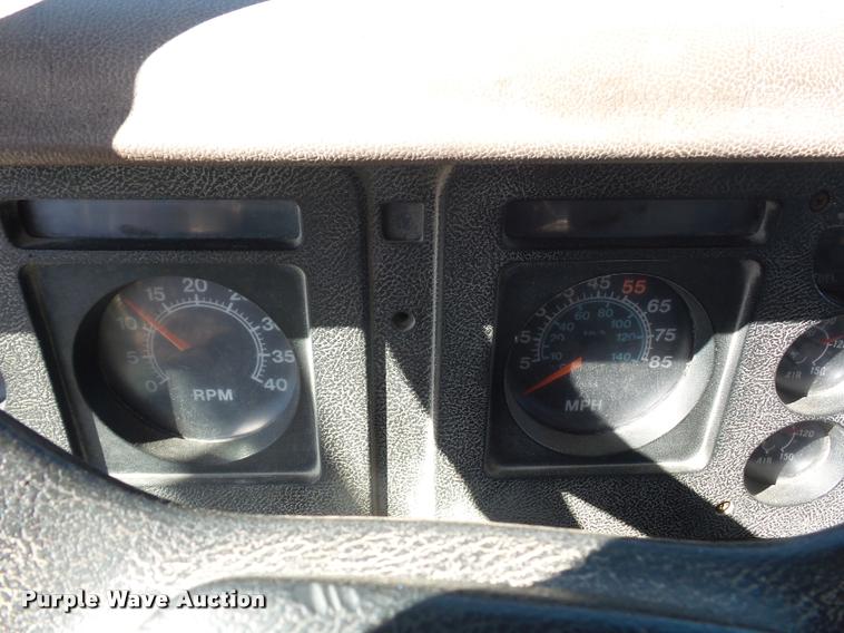 image for item L4590 1989 International F2554 flatbed truck