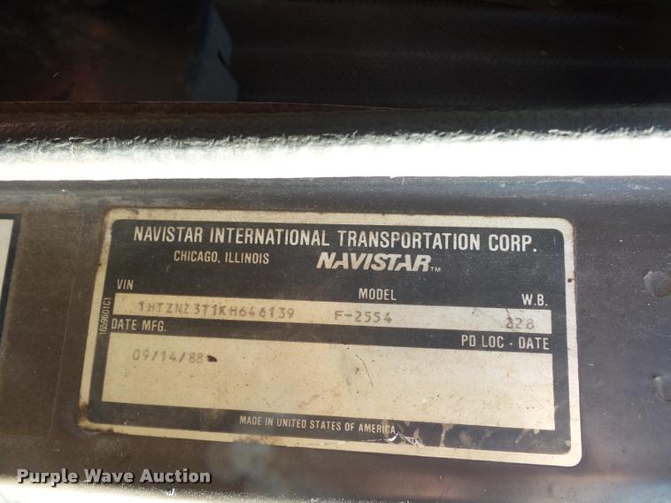 image for item L4590 1989 International F2554 flatbed truck