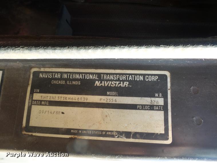 image for item L4590 1989 International F2554 flatbed truck