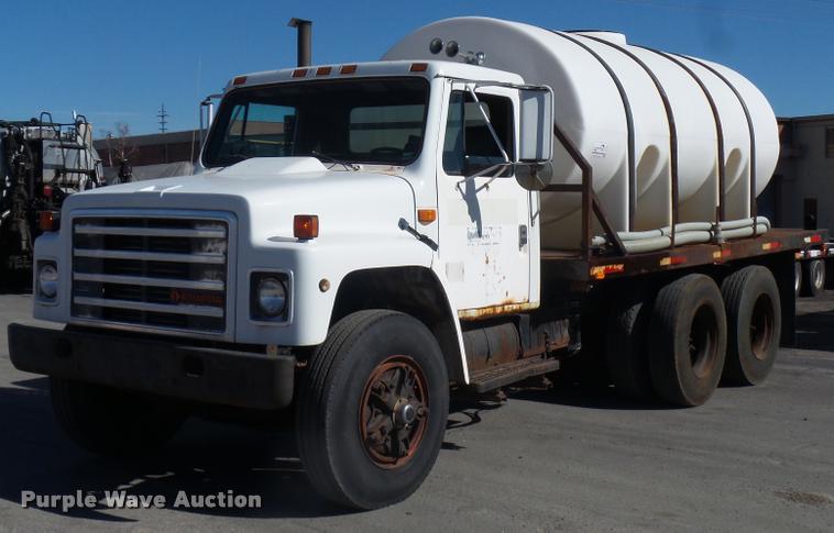 image for item L4591 1979 International flatbed truck