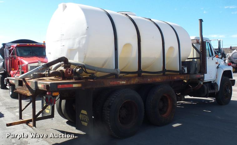 image for item L4591 1979 International flatbed truck