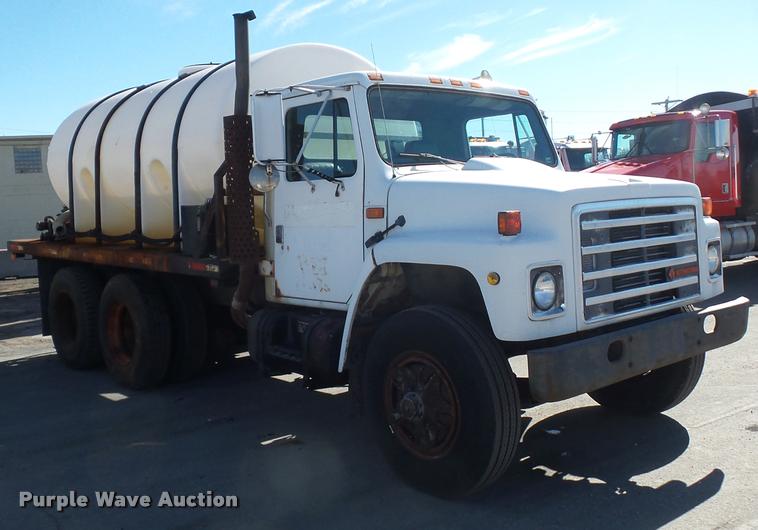 image for item L4591 1979 International flatbed truck