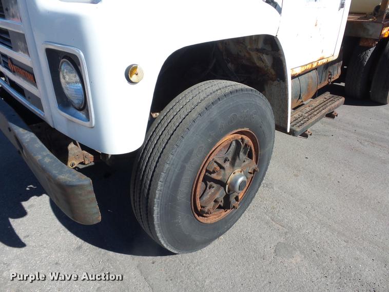 image for item L4591 1979 International flatbed truck