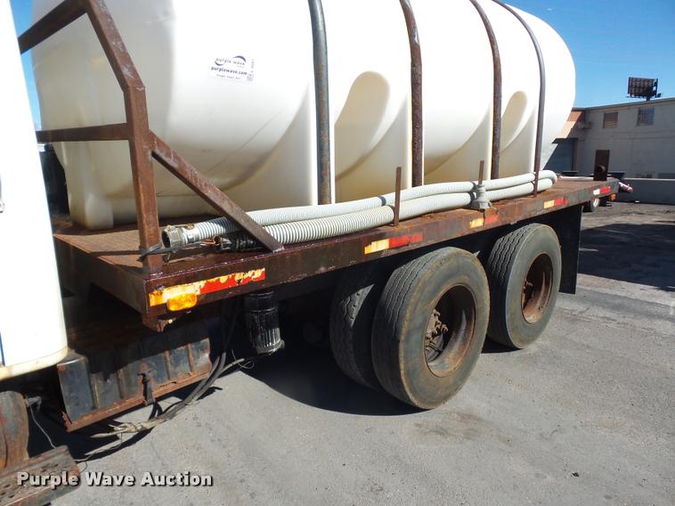 image for item L4591 1979 International flatbed truck