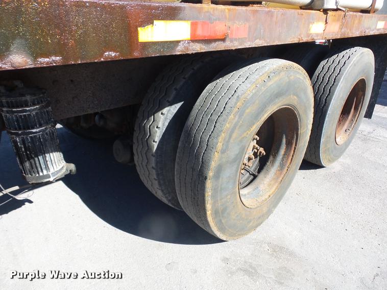 image for item L4591 1979 International flatbed truck