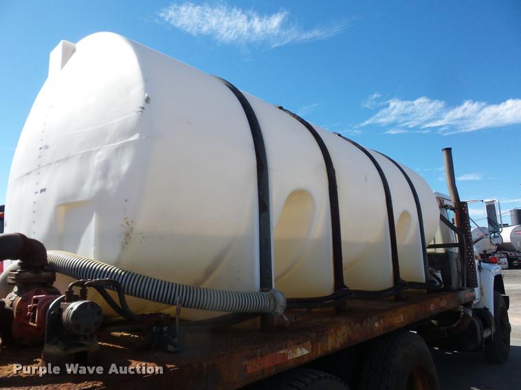 image for item L4591 1979 International flatbed truck