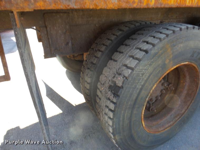 image for item L4591 1979 International flatbed truck