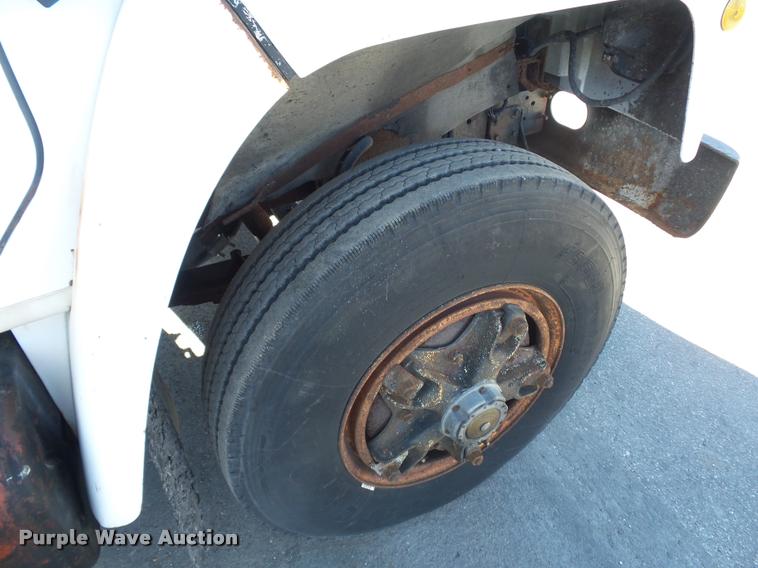 image for item L4591 1979 International flatbed truck