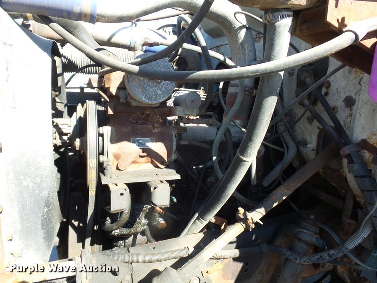 image for item L4591 1979 International flatbed truck