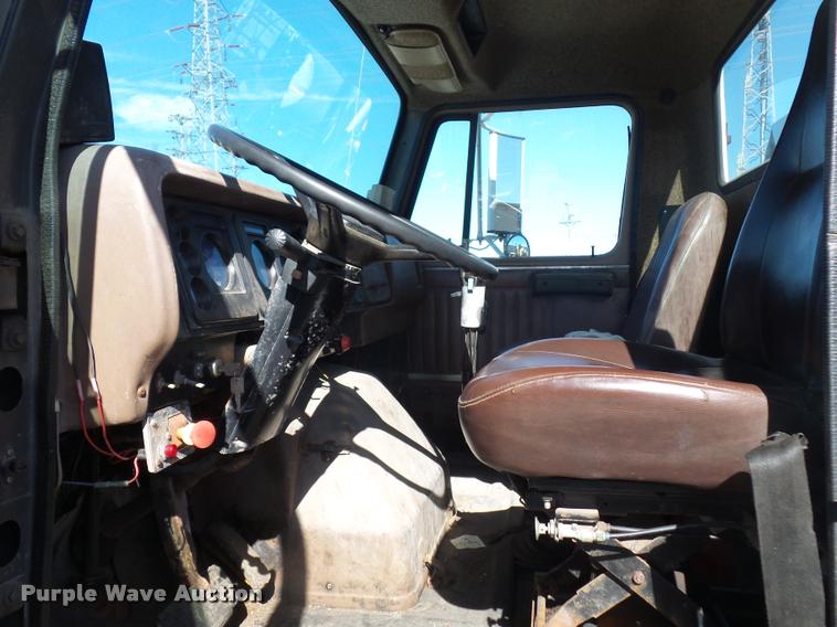 image for item L4591 1979 International flatbed truck