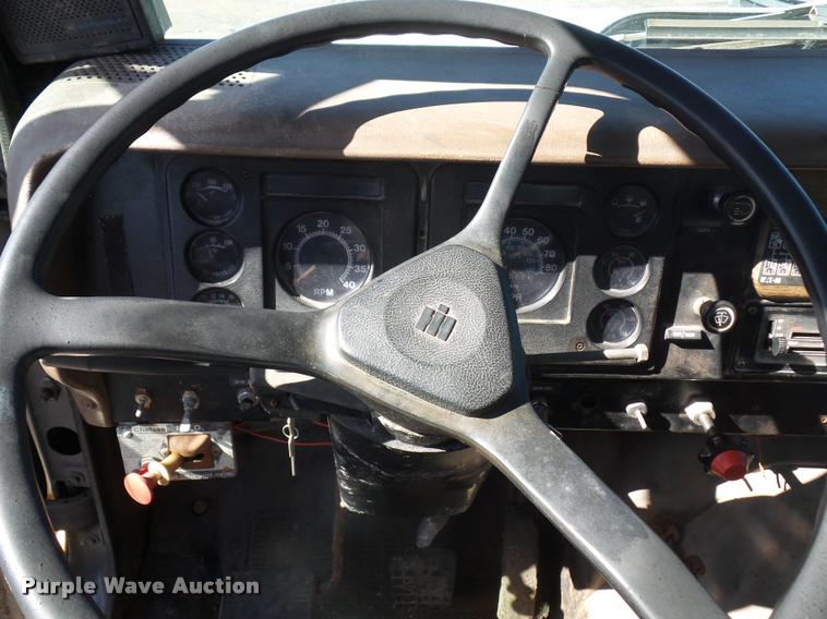 image for item L4591 1979 International flatbed truck