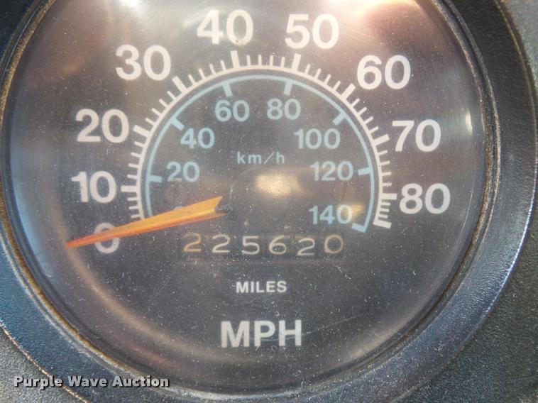 image for item L4591 1979 International flatbed truck