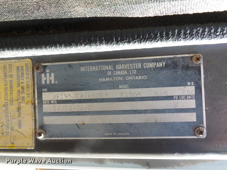 image for item L4591 1979 International flatbed truck