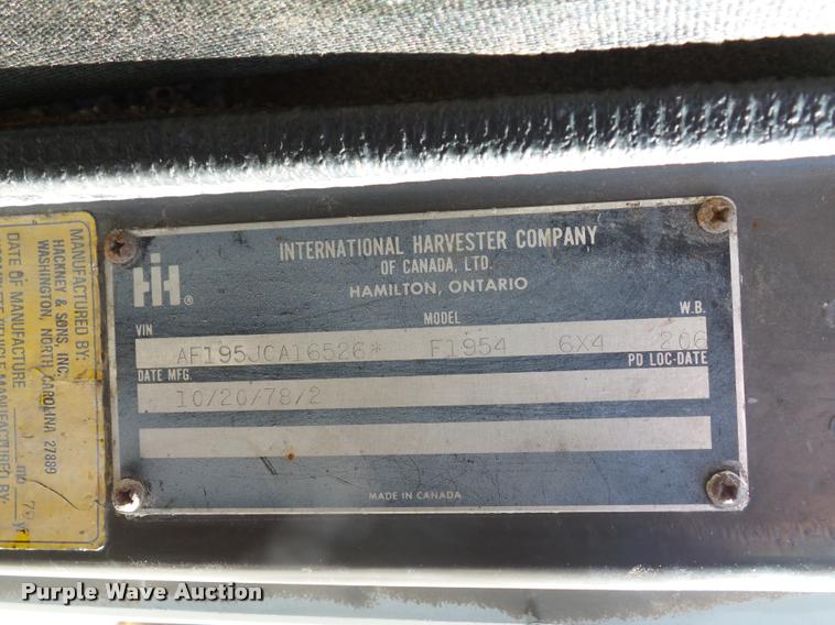 image for item L4591 1979 International flatbed truck