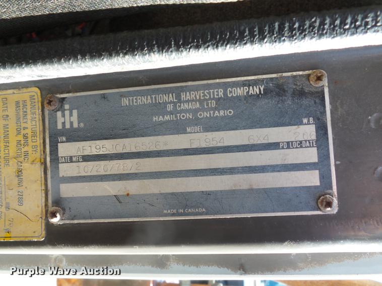 image for item L4591 1979 International flatbed truck