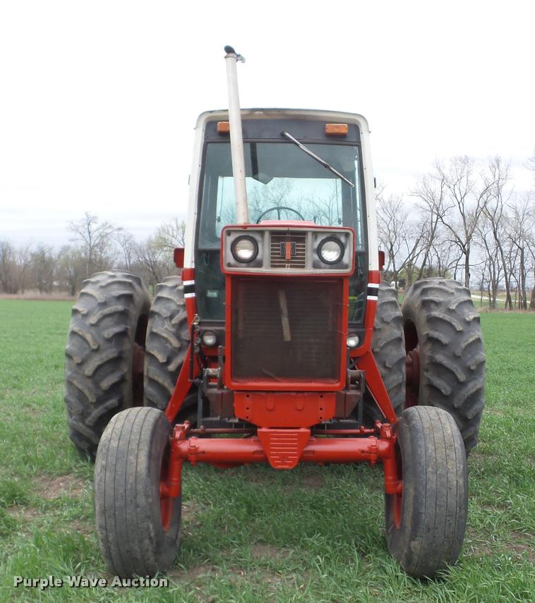 image for item AG9008 International 1586 tractor