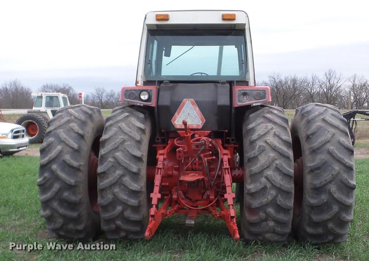 image for item AG9008 International 1586 tractor