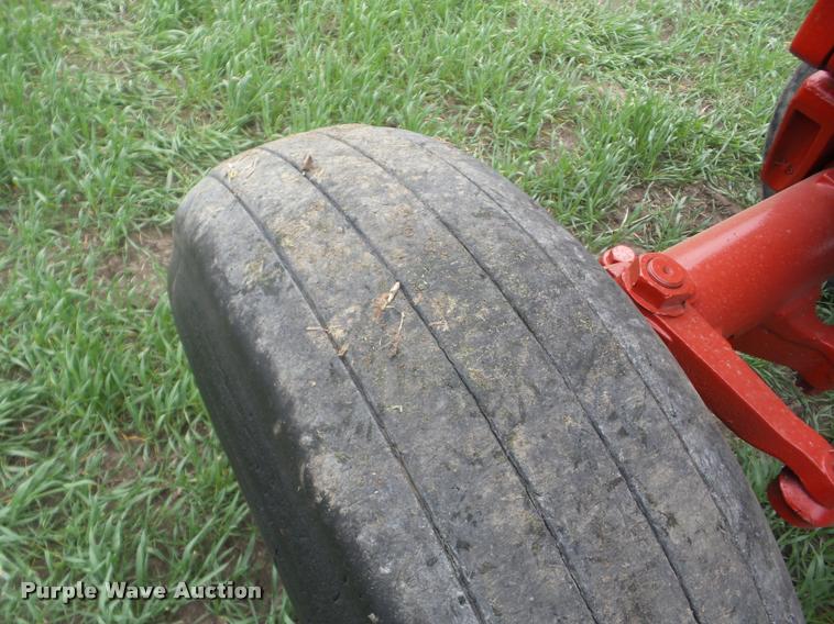 image for item AG9008 International 1586 tractor