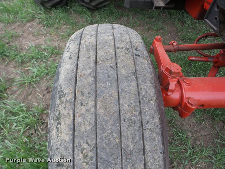 image for item AG9008 International 1586 tractor